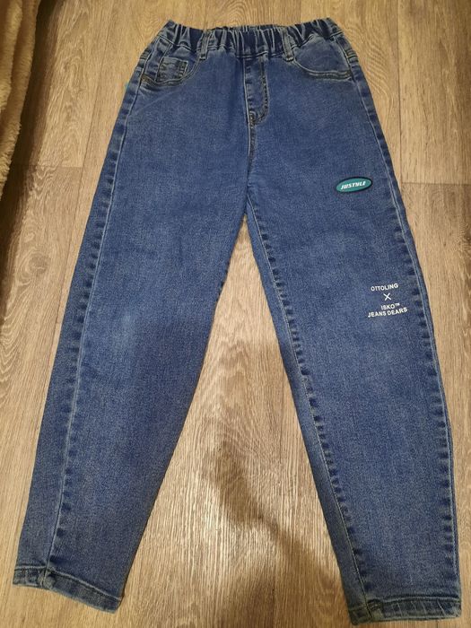 Продам джинсы на мальчика