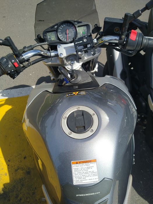 Suzuki gsr 600 27000km
