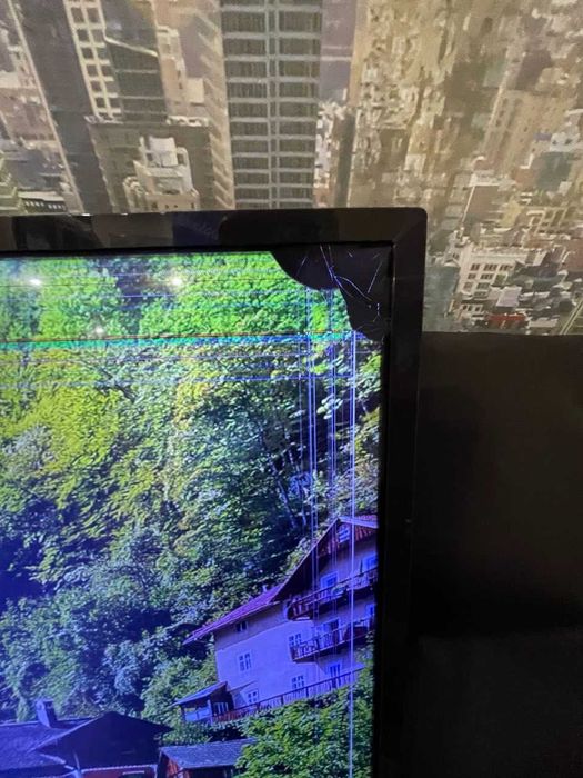 Розбитий телевізор LG 55