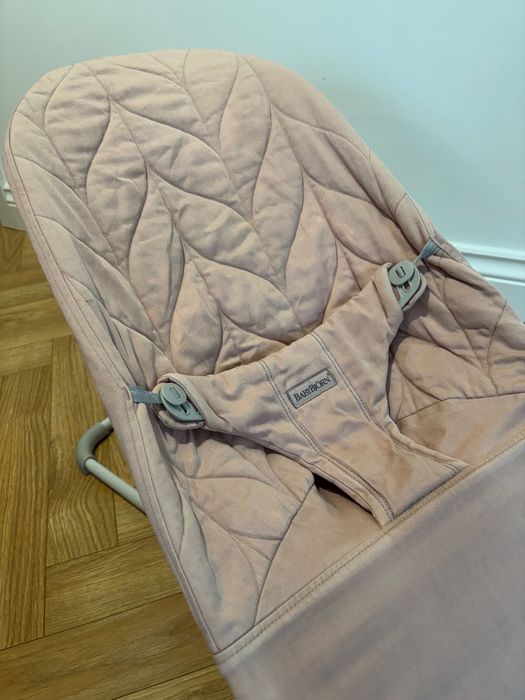 Leżaczek bujaczek babybjorn