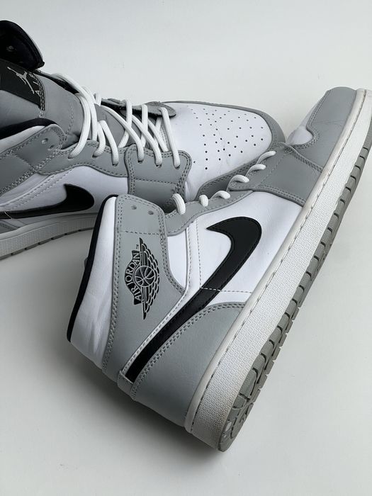 Nike Air Jordan 1 mid light smoke grey