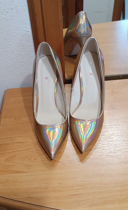 Piękne lśniące szpilki 11cm dla wkładki 25cm