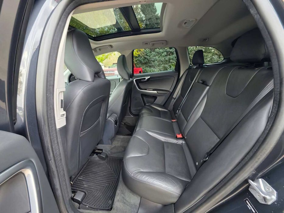 Volvo XC60      2015