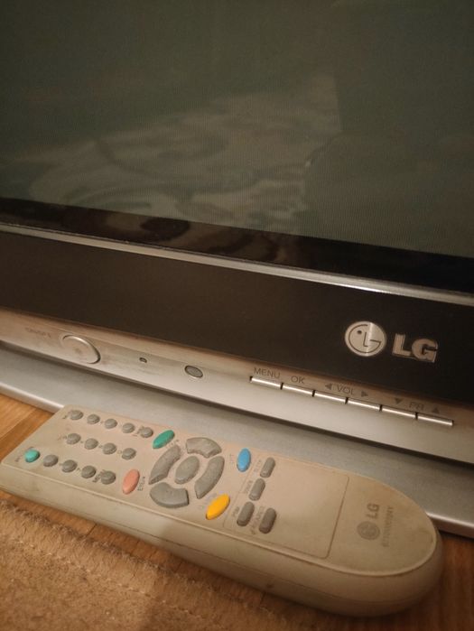 Телевізор LG super slim 21FS4RG