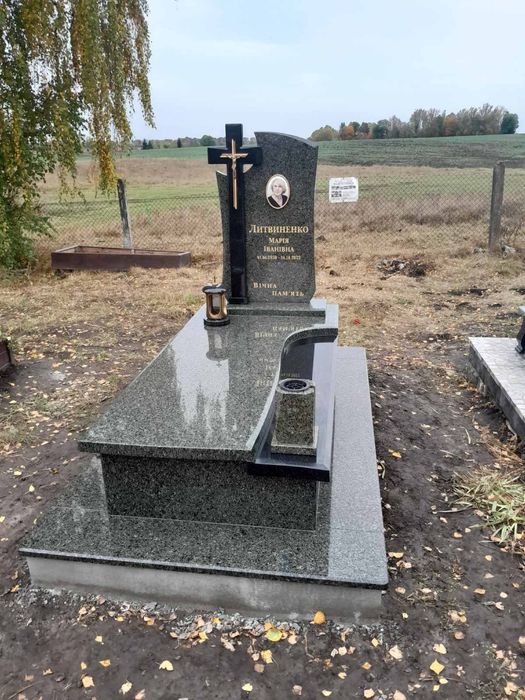 Пам'ятники  з  граніту