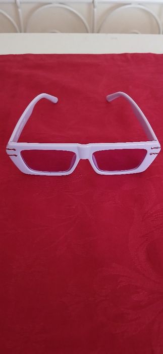 Óculos de sol Moche, novos