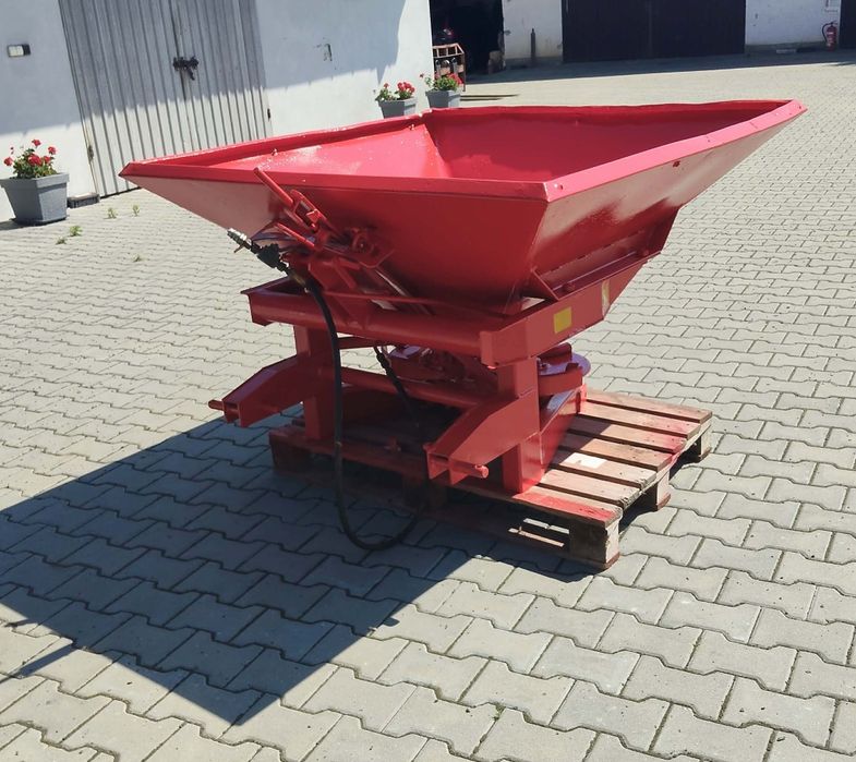 Rozsiewacz nawozu RAUCH 600 kg