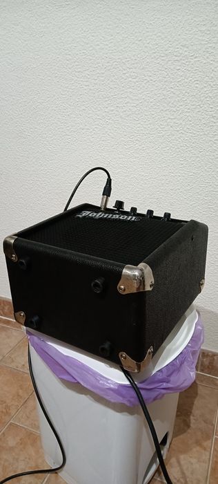 Amplificador Johnson by Fender
