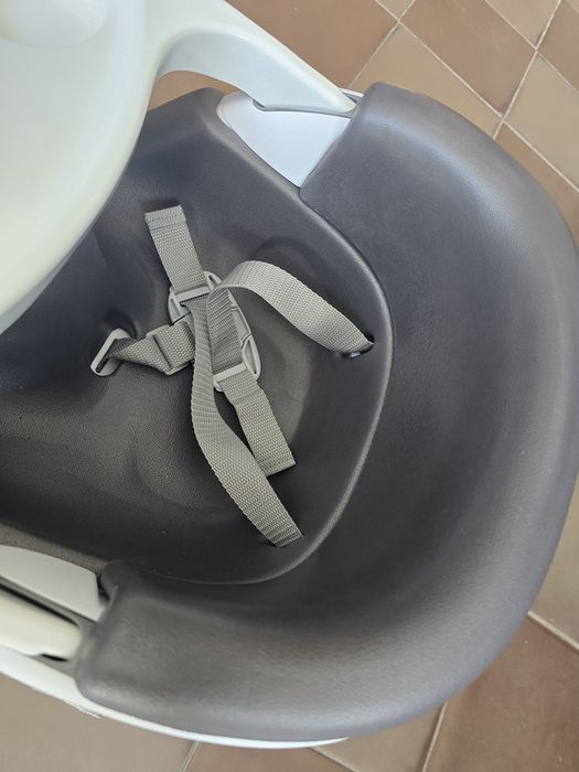 Ingenuity Baby Base 2 w 1 fotelik podwyższający