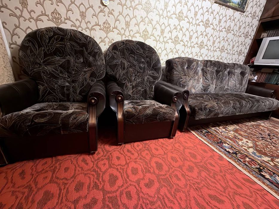 Диван та 2 крісла