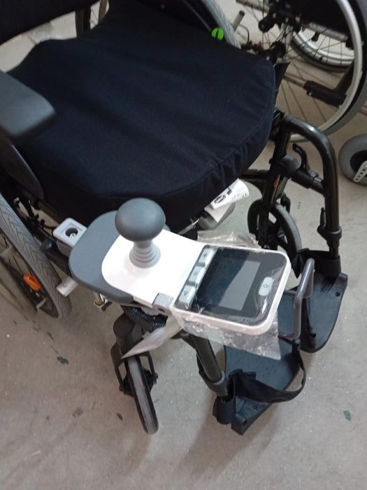 Cadeira de rodas elétrica