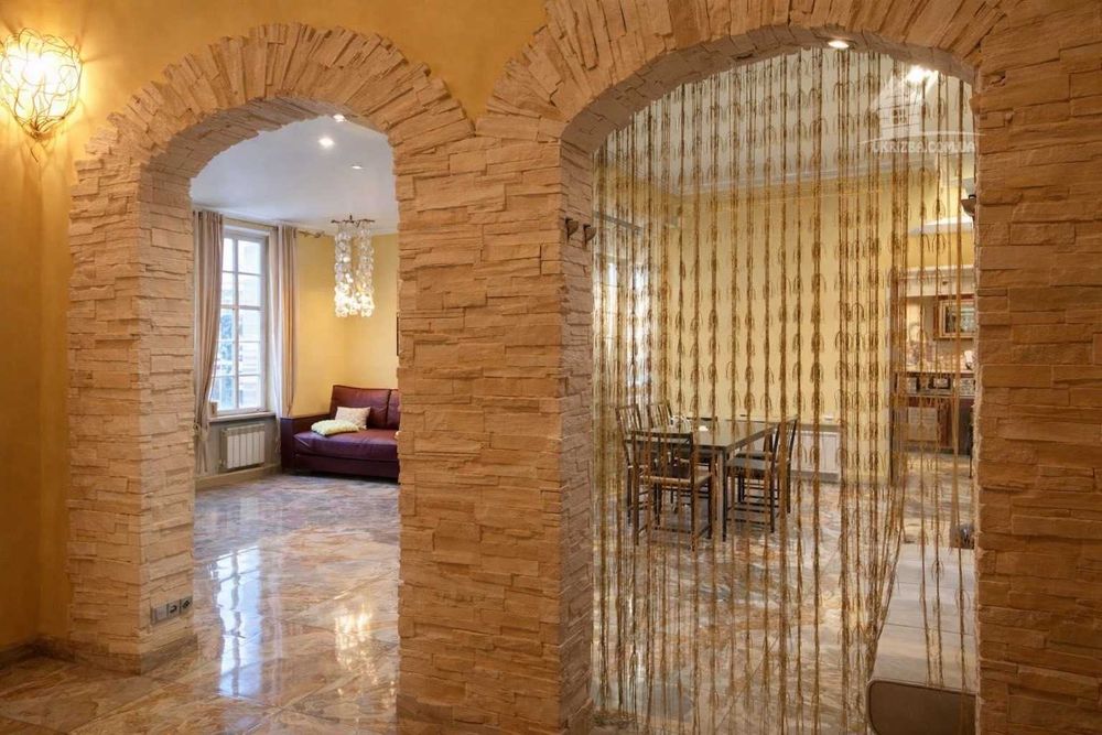 Дом 450 кв. До 35 человек. Сауна, беседка, теннис, генератор, бассейн.