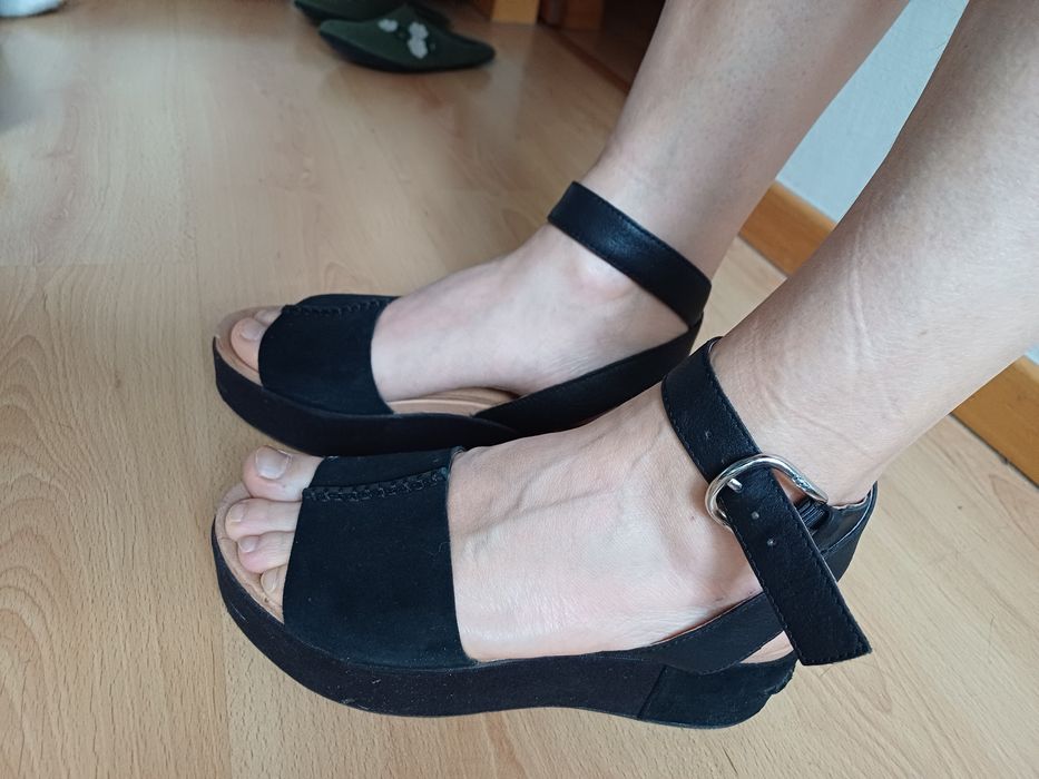 Жіночі босоніжки Ugg