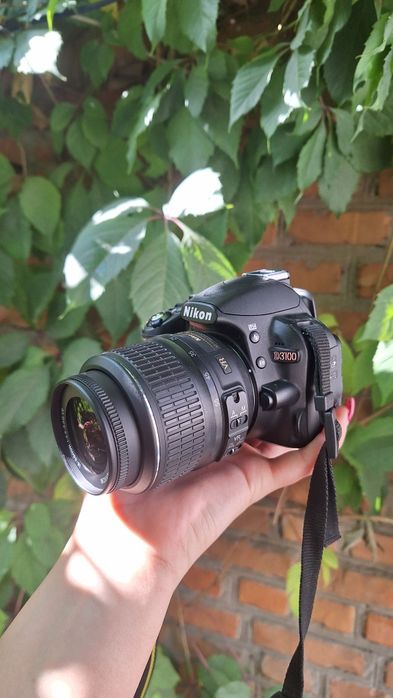Дзеркальна фотокамера Nikon D3100