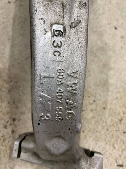 Audi q5 80a цапфа поворотный кулак левый и правый