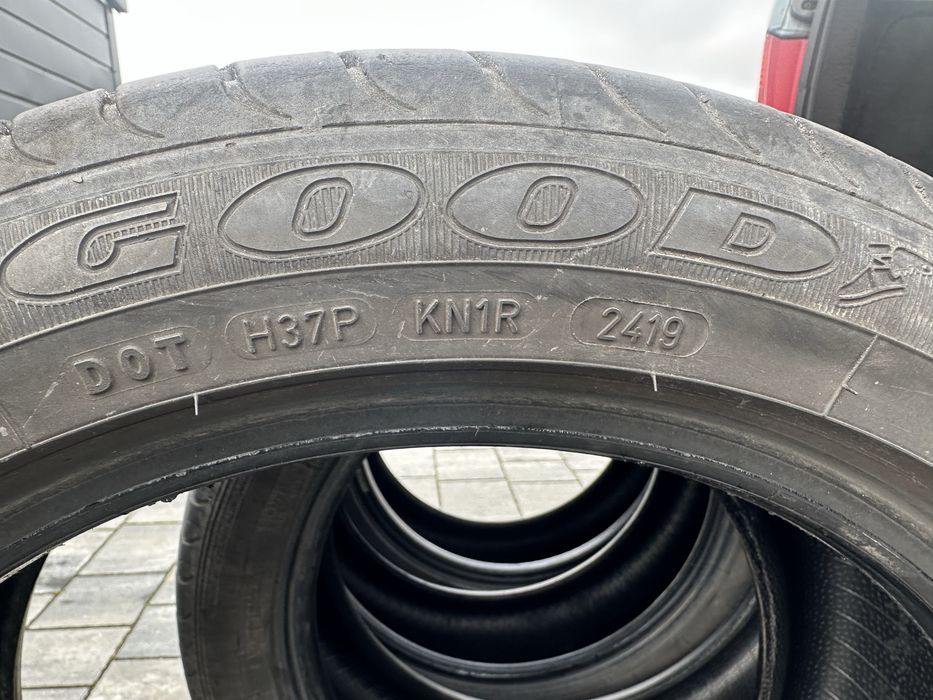 Komplet opon letnich Goodyear 205/50R17