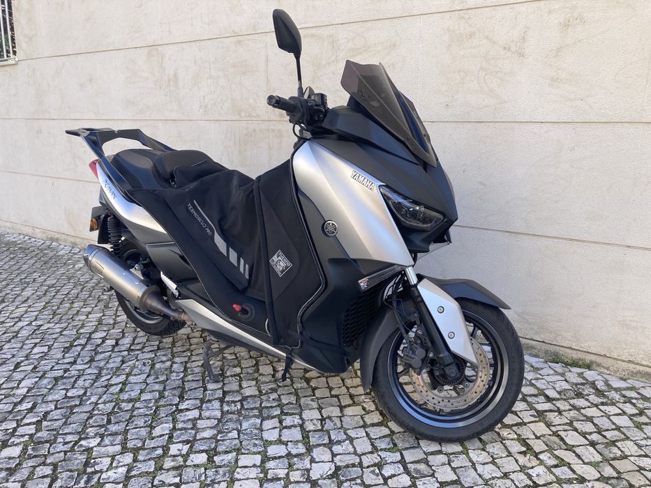 Yamaha XMAX 300 de 2021 - maxi scooter