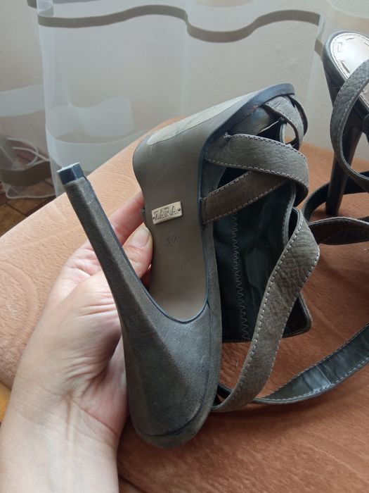 Шкіряні босоніжки Zara 38 розмір