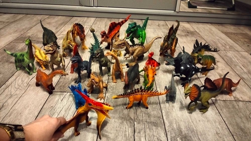Dinozaury figurki 31szt +Gratis