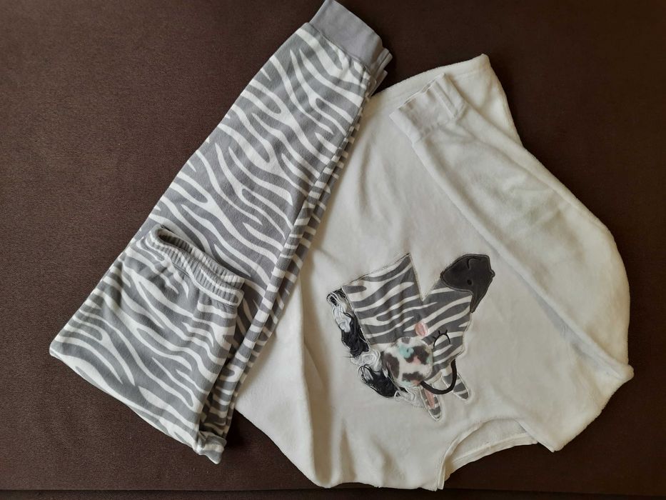 Піжама костюм дуже теплий для дівчинки велсофт р.152 на 9-11 років б/у