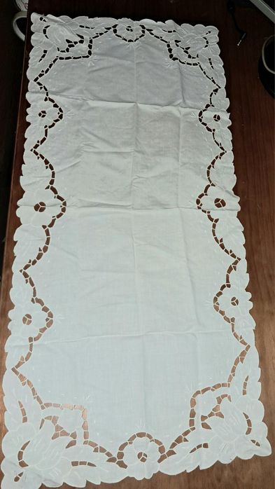 Conjunto textil com bordados