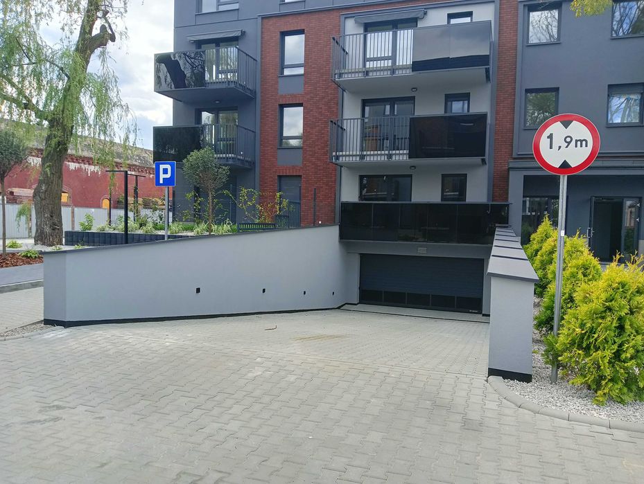 Miejsce postojowe w hali garażowej Podgórska 12 – pohled 2