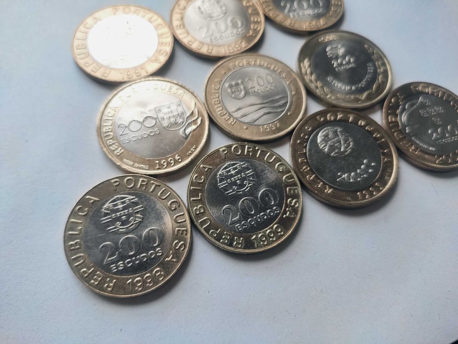 Conjunto de 10 moedas de 200$ TODAS DIFERENTES em Excelente estado