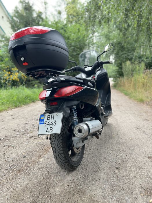 Продам максі скутер (мопед) 2011 року Yamaha X-Max 125