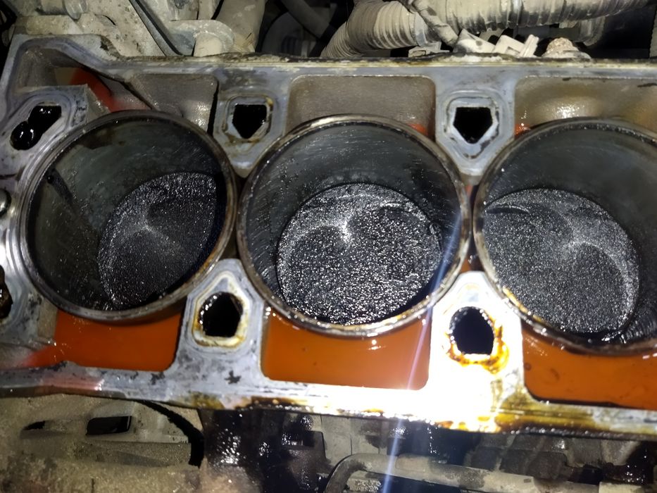 Ремонт двигателя MG 550/6 Уход антифриза.