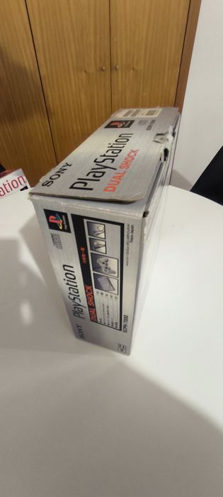 Sony PlayStation 1 "Dual Shock" Original Completa - SCPH-7000 (Edição Japonesa)