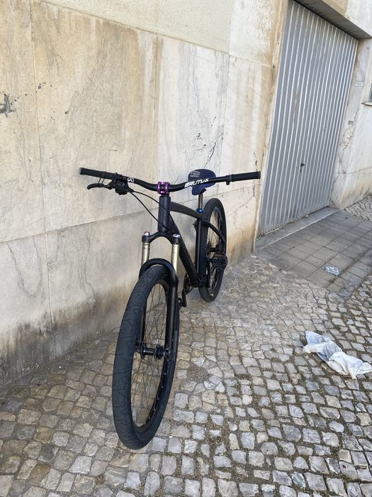 Bicicleta para grau rockrider st530.