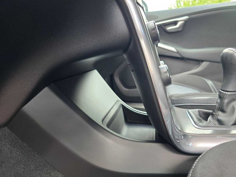 Продам  Volvo V40 2013. Можна в розстрочку, під викуп.