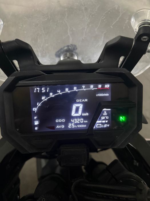 Voge DS 300 com apenas 4400km