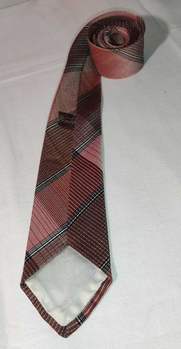 галстук         .