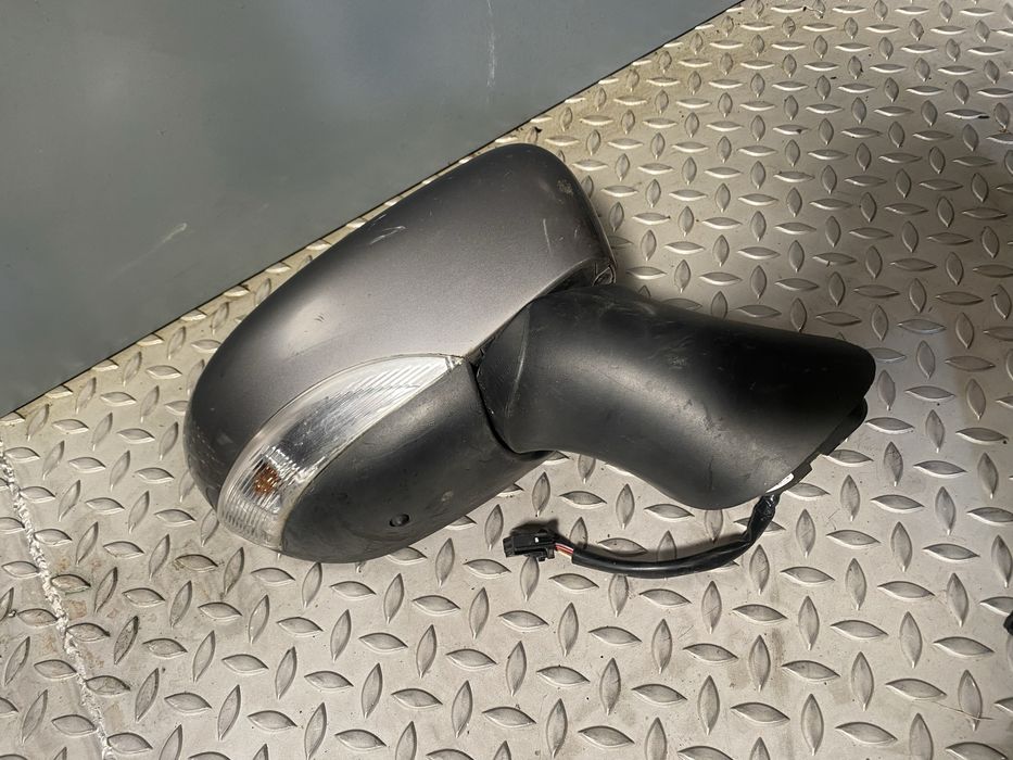 Espelho retrovisor lado direito Renault Clio Iv