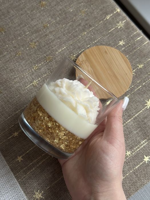 Свічка півонія з трьох видів воску