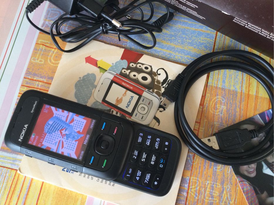 Оригинальная коробка от телефона.