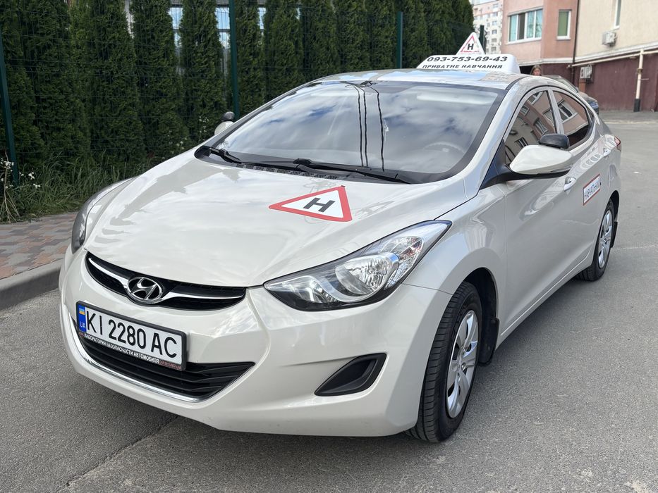 Автоінструкторка, навчання водінню, приватні уроки водіння