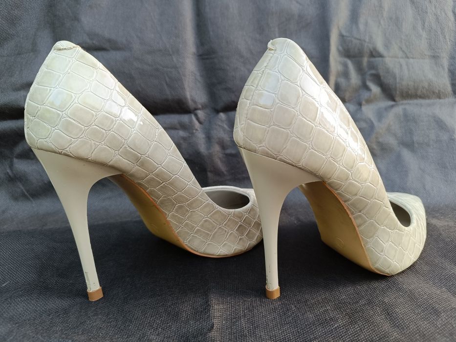 Buty damskie szpilki jasne 39