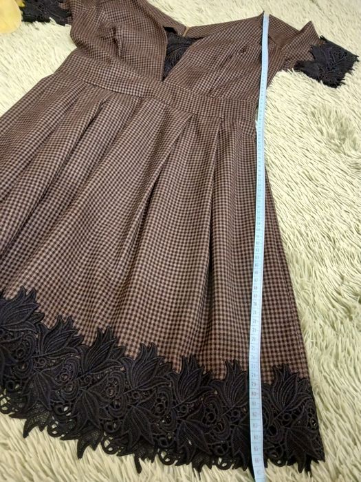 Сукня коктейльна з гіпюром