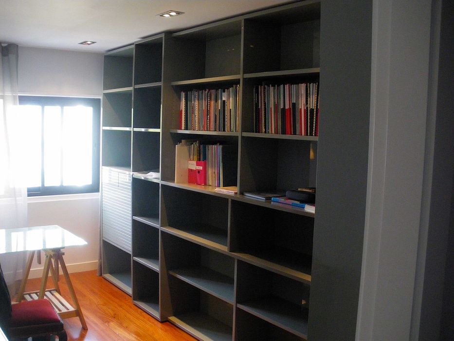 Estante grande em L em MDF lacado, design único por arquitecto