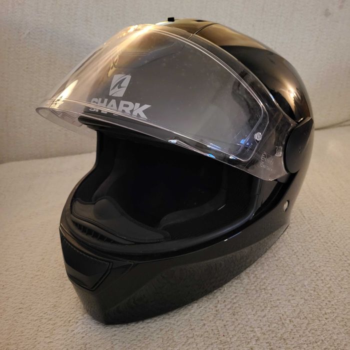 Capacete Shark tamanho XL. Inclui pinlock. Muito pouco uso