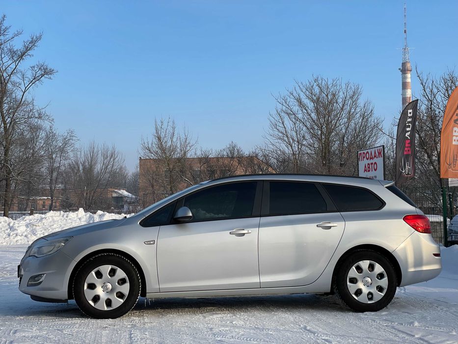 Opel Astra 2011 дизель