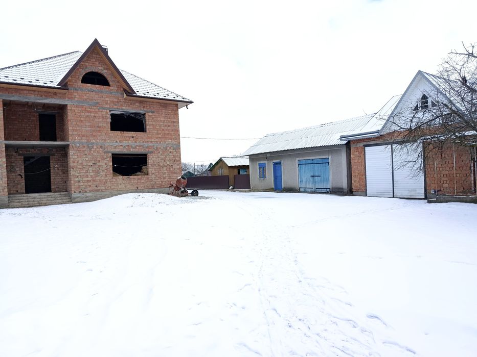 Продаж господарства у Шипинцях