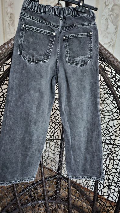 Джинси Zara на дівчинку на 10-11 років