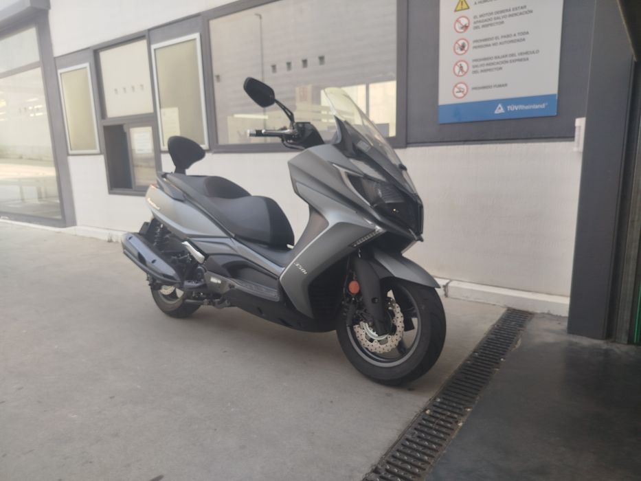 KYMCO Downton 350i - como nova - 3900km