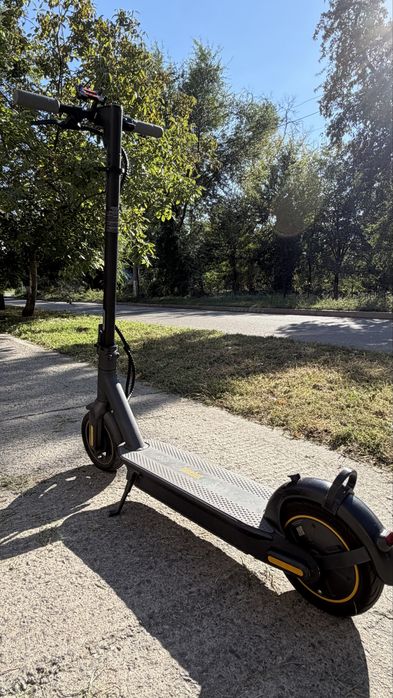 Електросамокат Ninebot G30 max