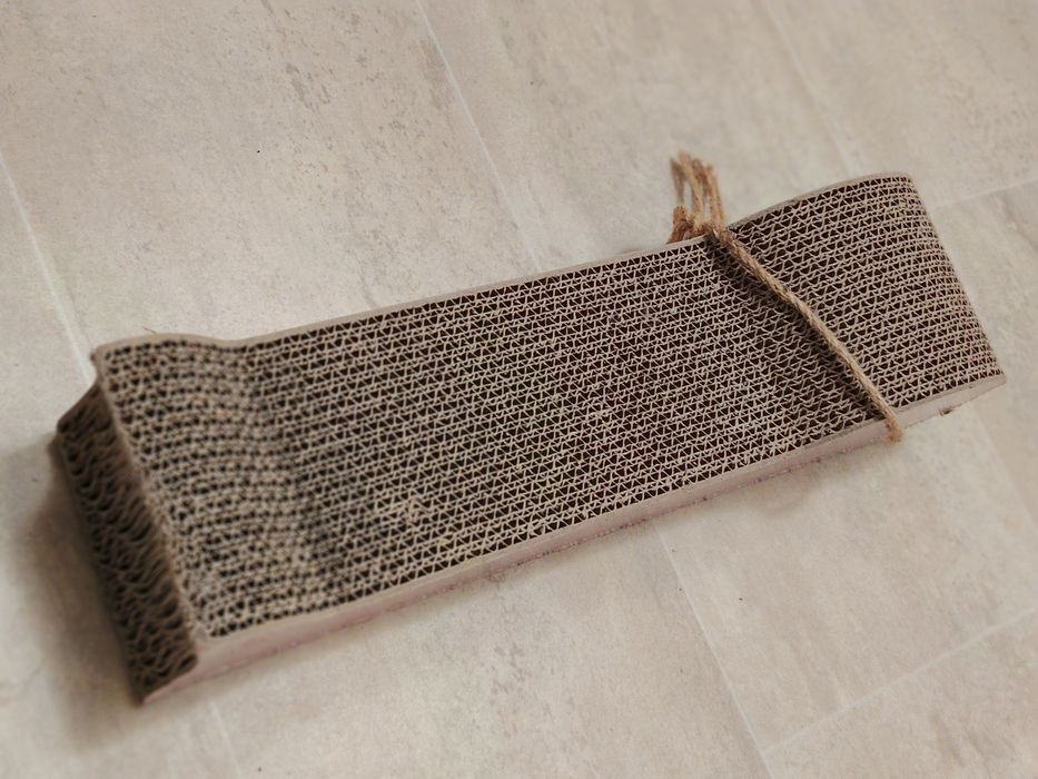 Kartonowy drapak dla kota