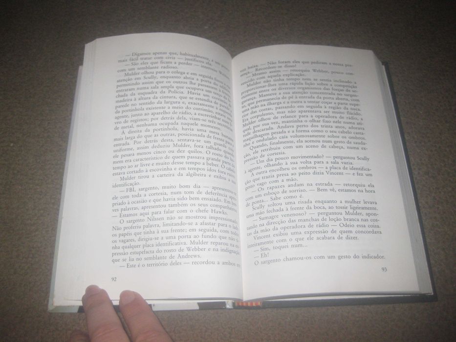 Livro dos Ficheiros Secretos "Aparições Fantásticas" de Charles Grant