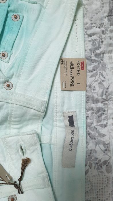 Зауженные джинсы Levis размер 28 (27)